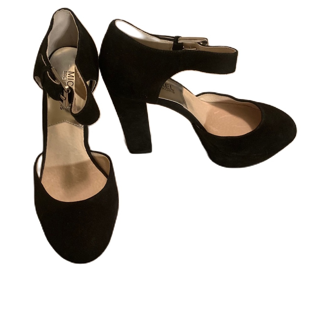 Black suede Michael Kors platform heels 👠 🖤